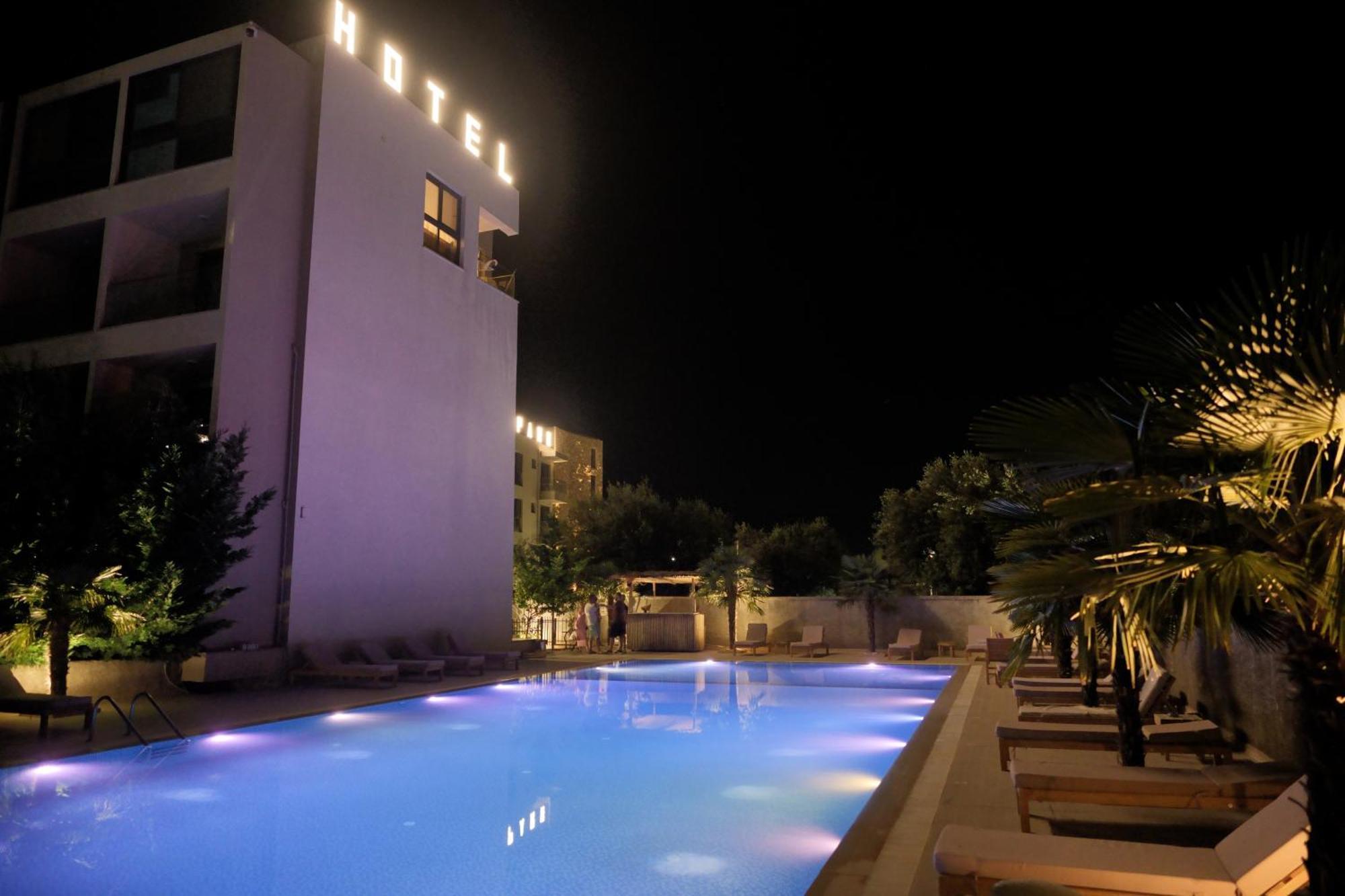 Hotel Qeparo * Qeparo